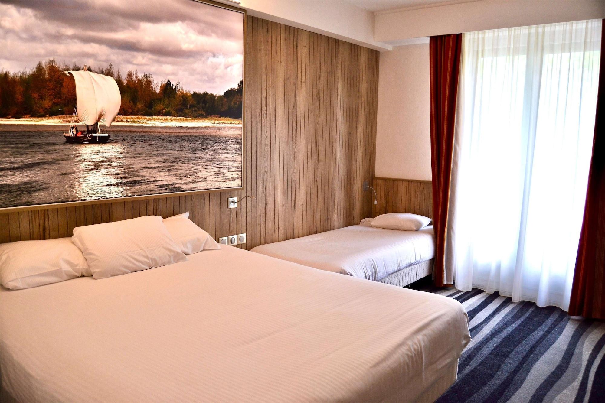 Kyriad Hotel Tours Centre Экстерьер фото