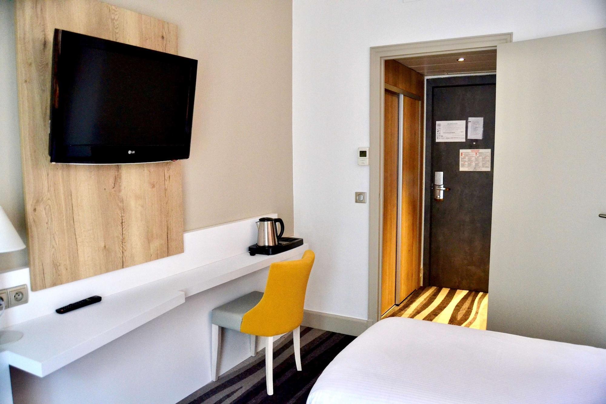 Kyriad Hotel Tours Centre Экстерьер фото