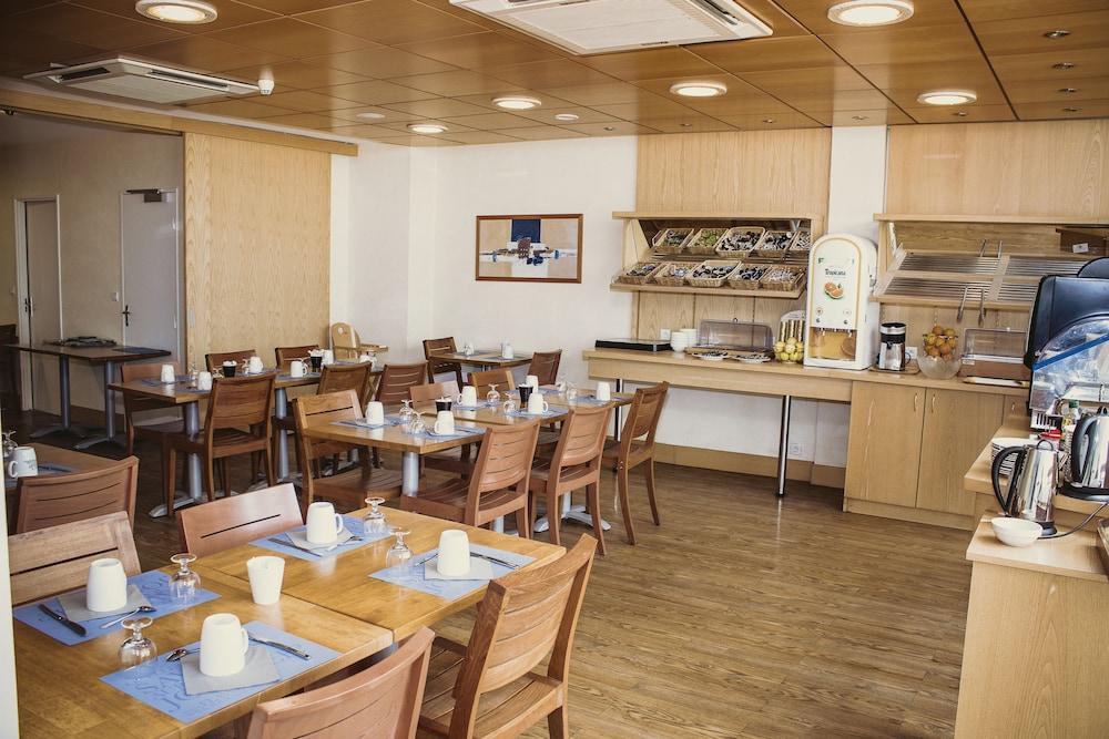 Kyriad Hotel Tours Centre Экстерьер фото