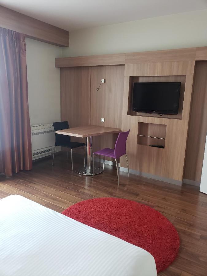 Kyriad Hotel Tours Centre Экстерьер фото