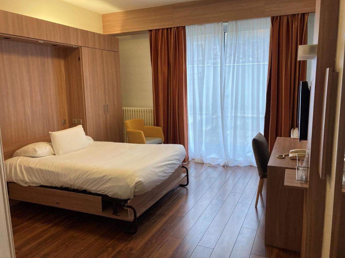 Kyriad Hotel Tours Centre Экстерьер фото