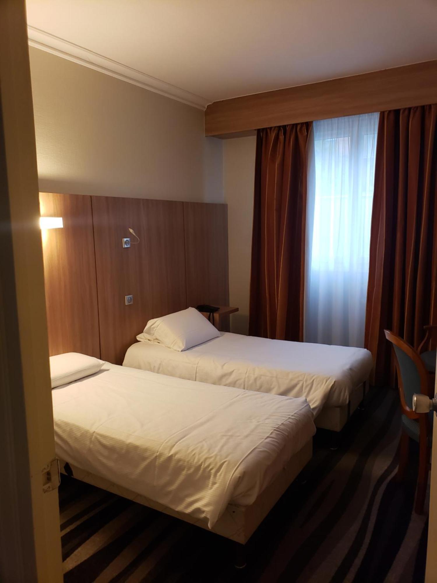 Kyriad Hotel Tours Centre Экстерьер фото