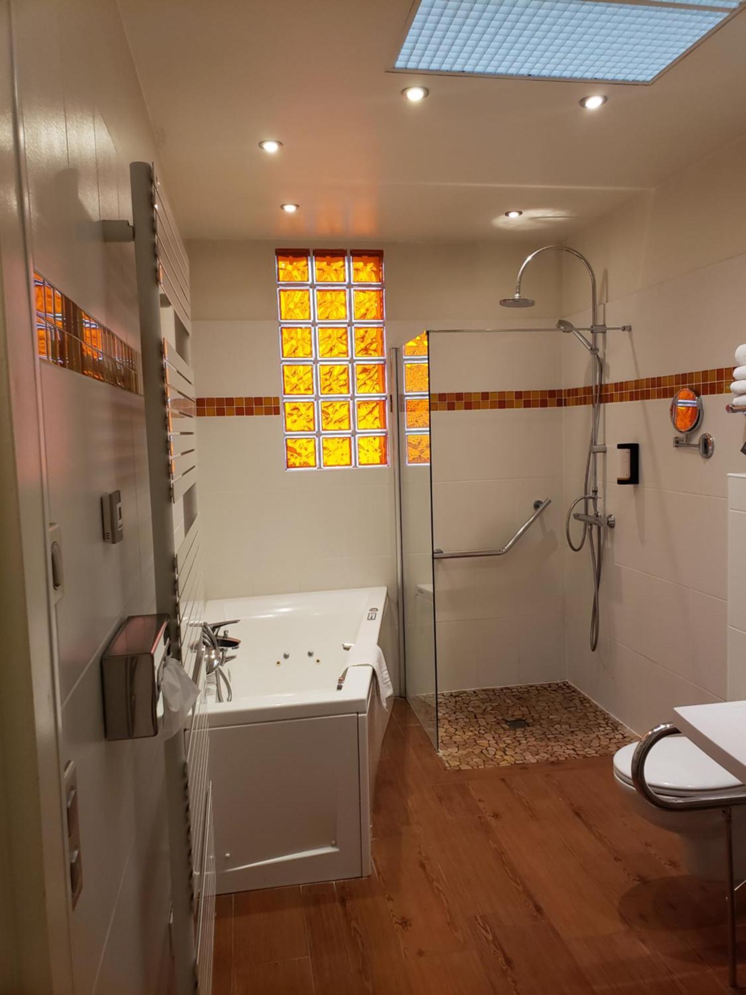 Kyriad Hotel Tours Centre Экстерьер фото