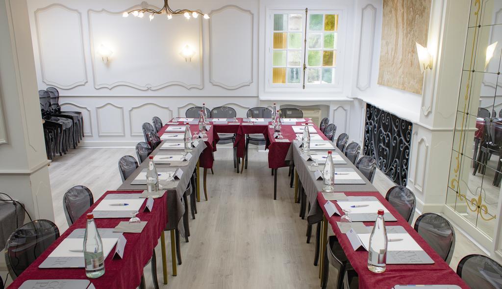 Kyriad Hotel Tours Centre Экстерьер фото